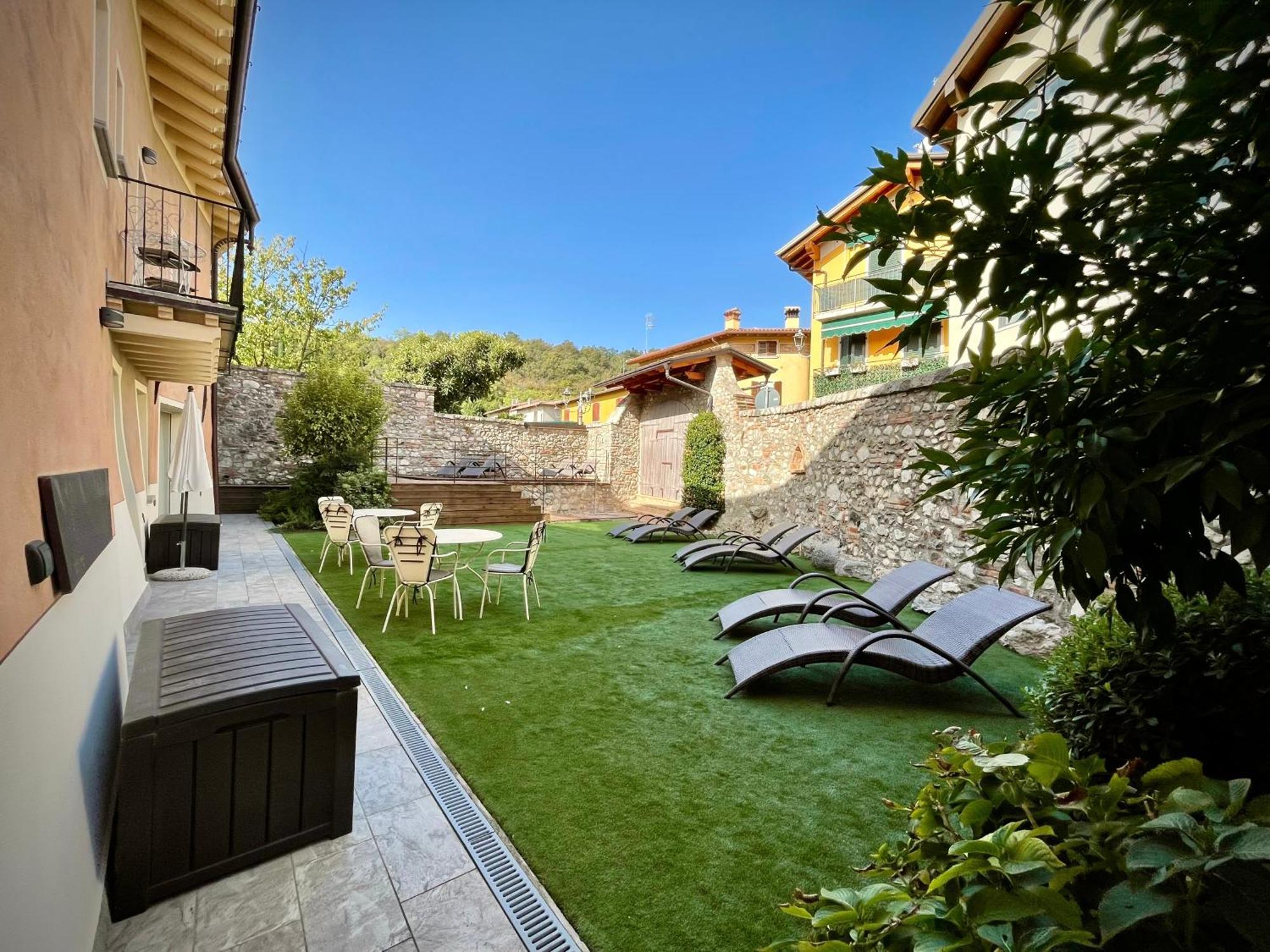 Villa Fontanelle Gardapartments Polpenazze del Garda Exteriör bild