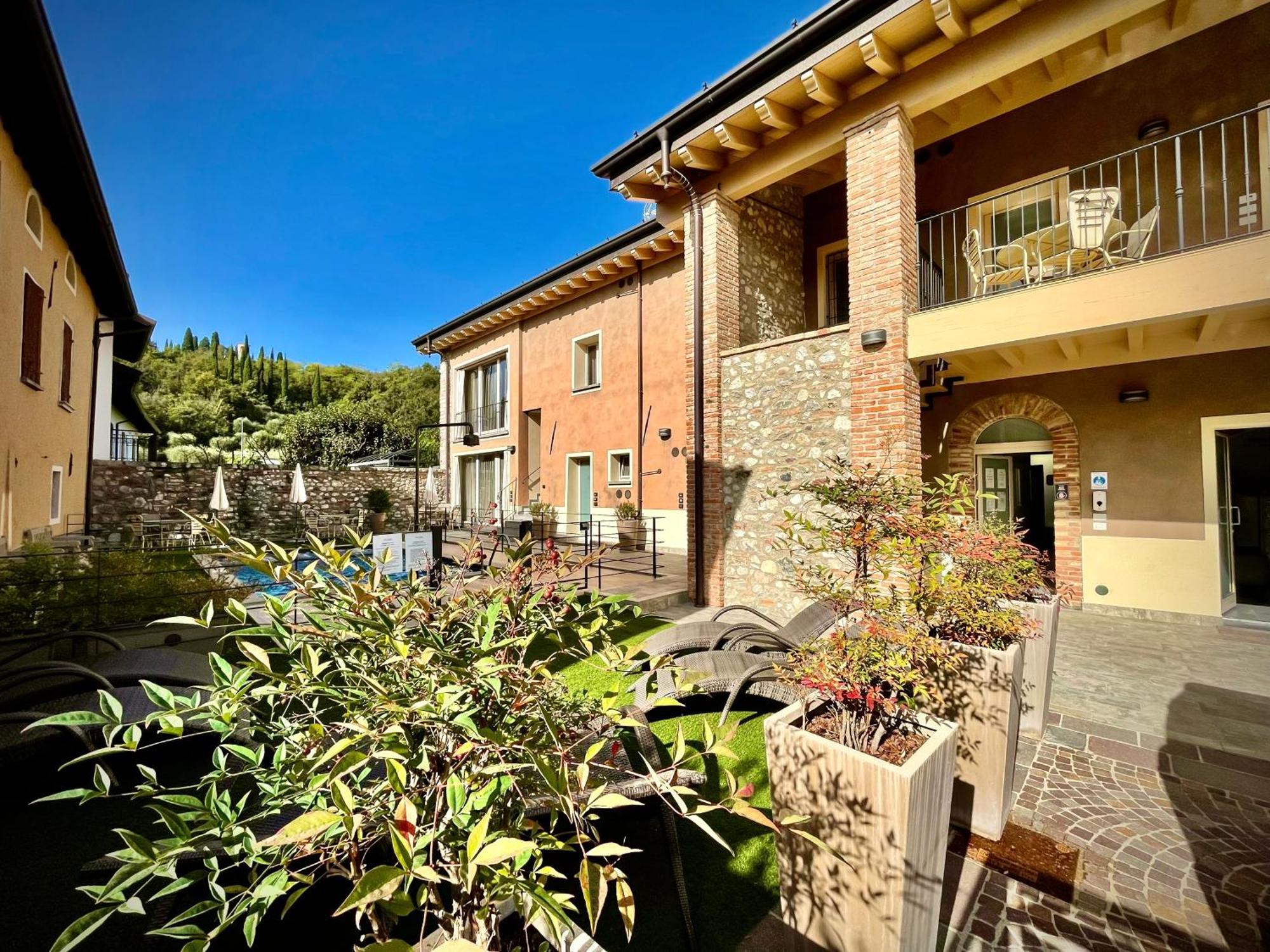 Villa Fontanelle Gardapartments Polpenazze del Garda Exteriör bild